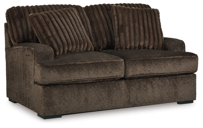 Kenia Loveseat