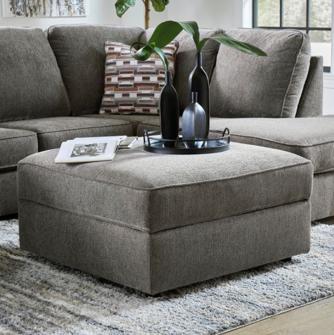 Meelia Sectional