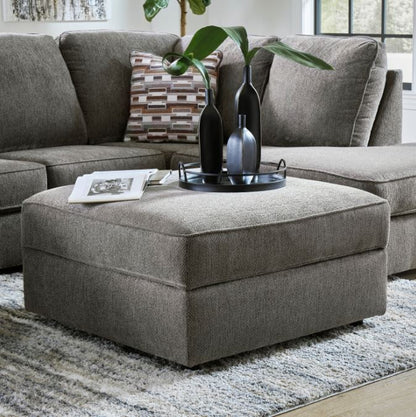 Meelia Sectional